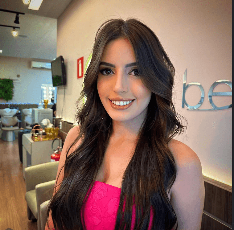 Cliente do Bella Estúdio no salão